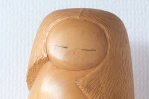 Exclusive Vintage Sosaku Kokeshi by Watanabe Yuji 渡辺雄二 (1951-) | Title: White Camellia  白い椿 | 26 cm