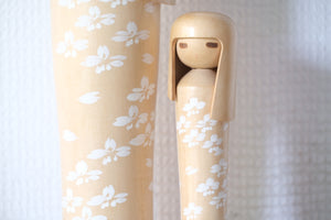 Pair of Vintage Creative Kokeshi by Miyajima Muhitsu (1929-) | Titled: 'Hanagokoro - Flower Heart' | With Original Box | 15 cm and 28,5 cm