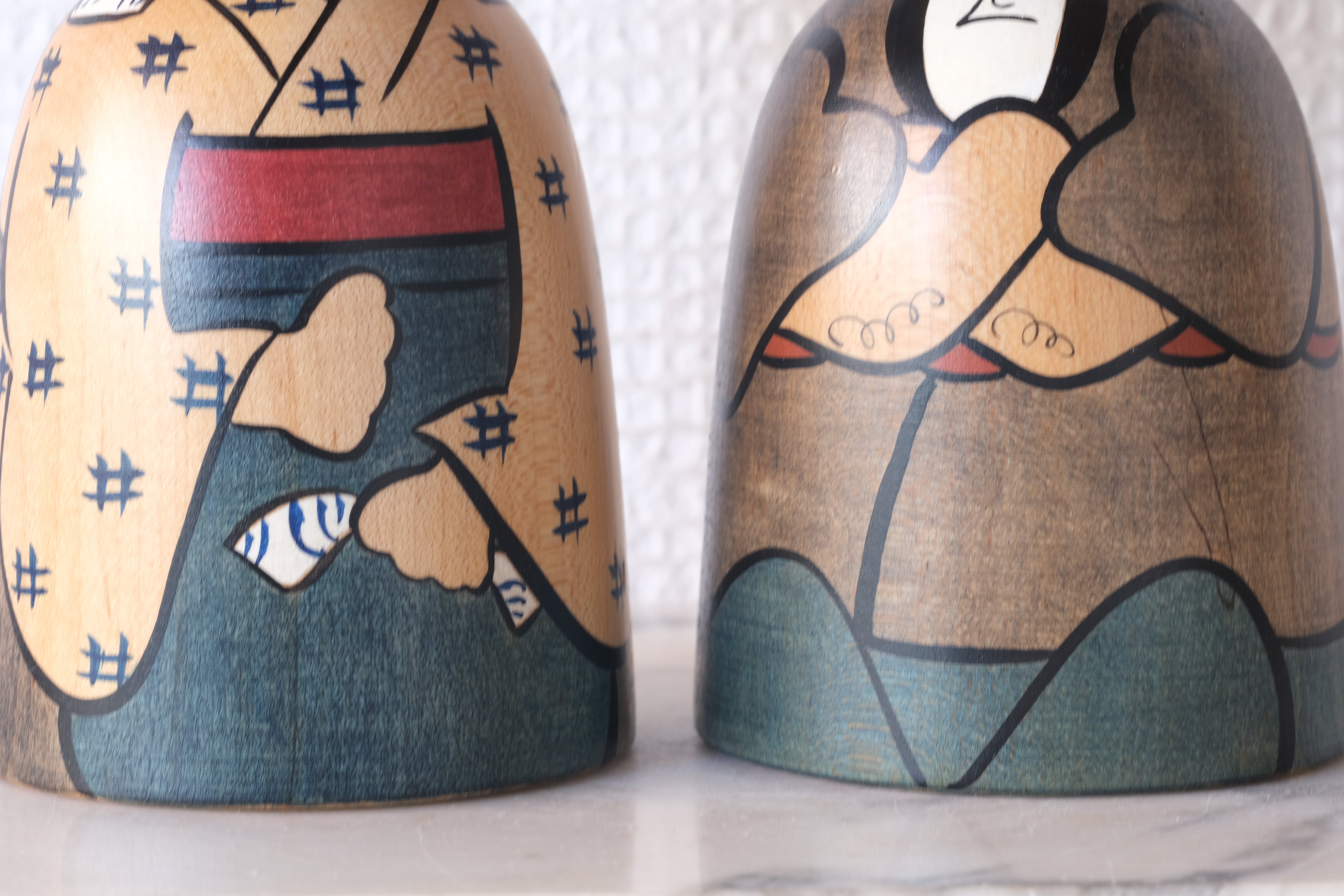 Pair of Sosaku Kokeshi by Miura Setsuko (1952-)  | With Original Box | 18,5 cm