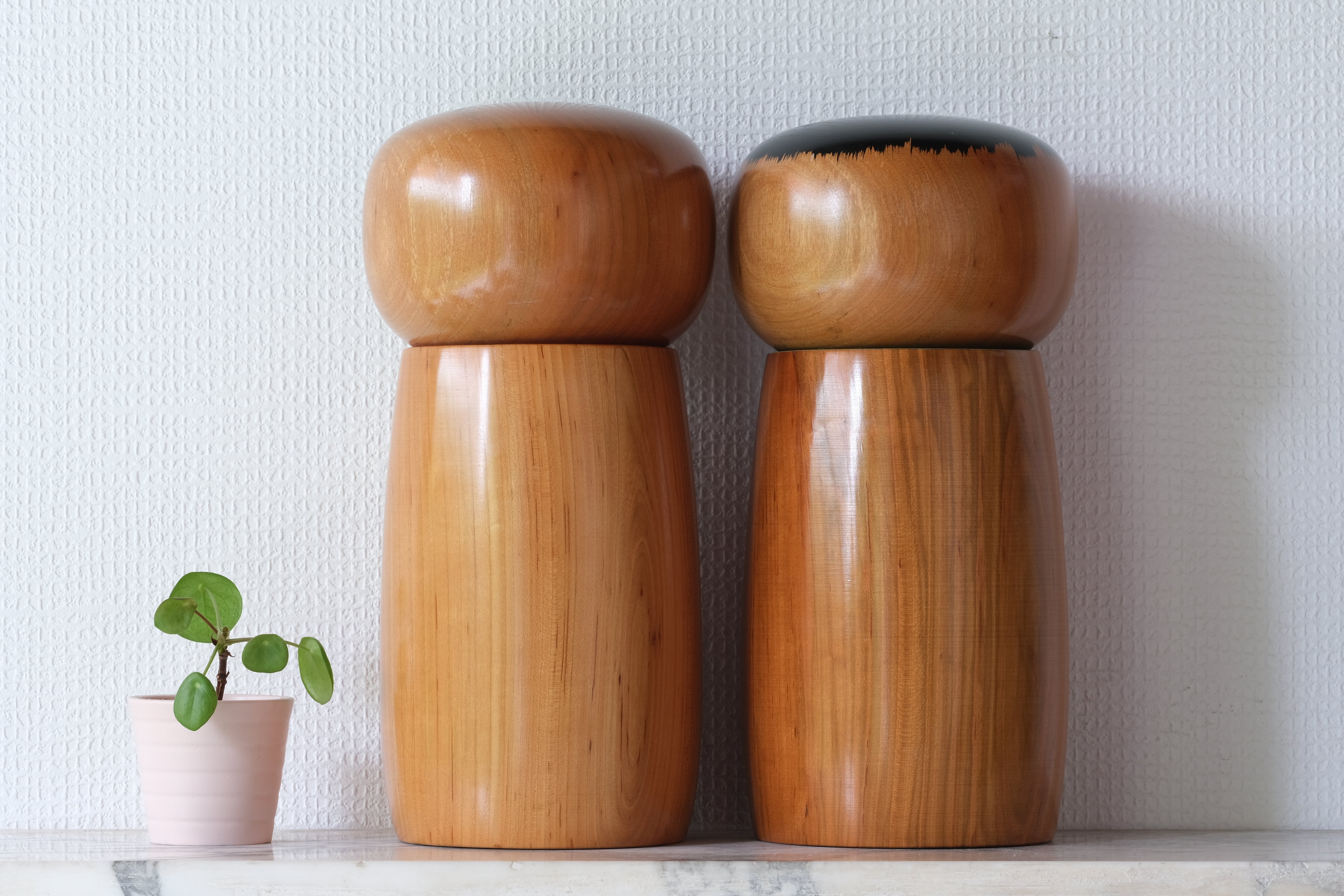 Chunky Pair of Vintage Creative Kokeshi by Takahashi Hashime (1918 - 2002) | 29,5 cm