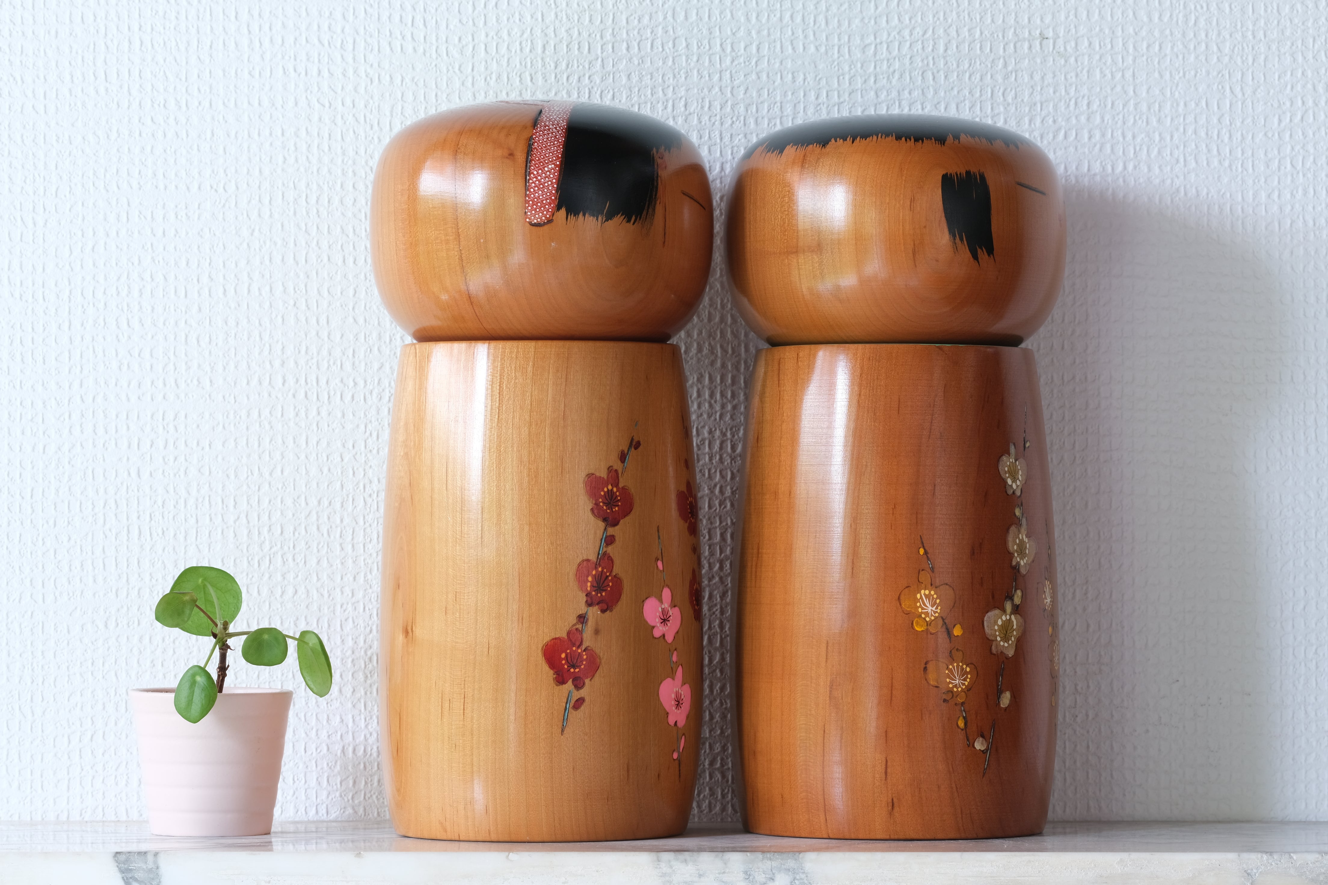 Chunky Pair of Vintage Creative Kokeshi by Takahashi Hashime (1918 - 2002) | 29,5 cm