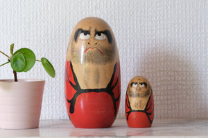 A Pair of Rare Vintage Daruma by Shozan Shido (1932-1995) | 6,5 cm and 13,5 cm