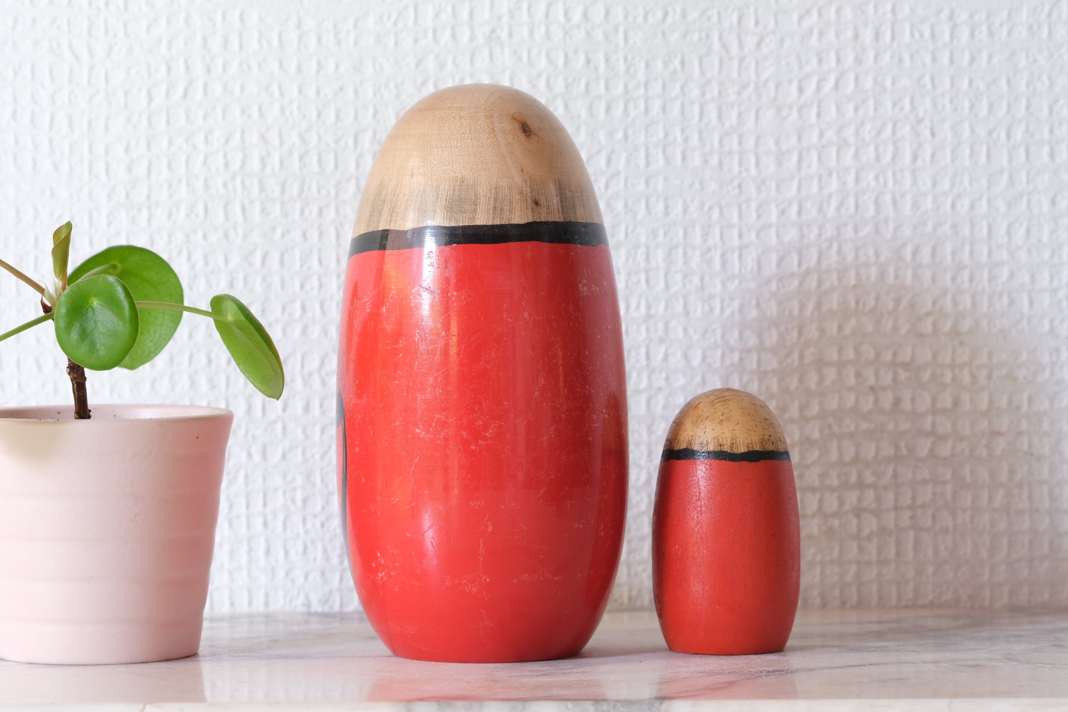 A Pair of Rare Vintage Daruma by Shozan Shido (1932-1995) | 6,5 cm and 13,5 cm
