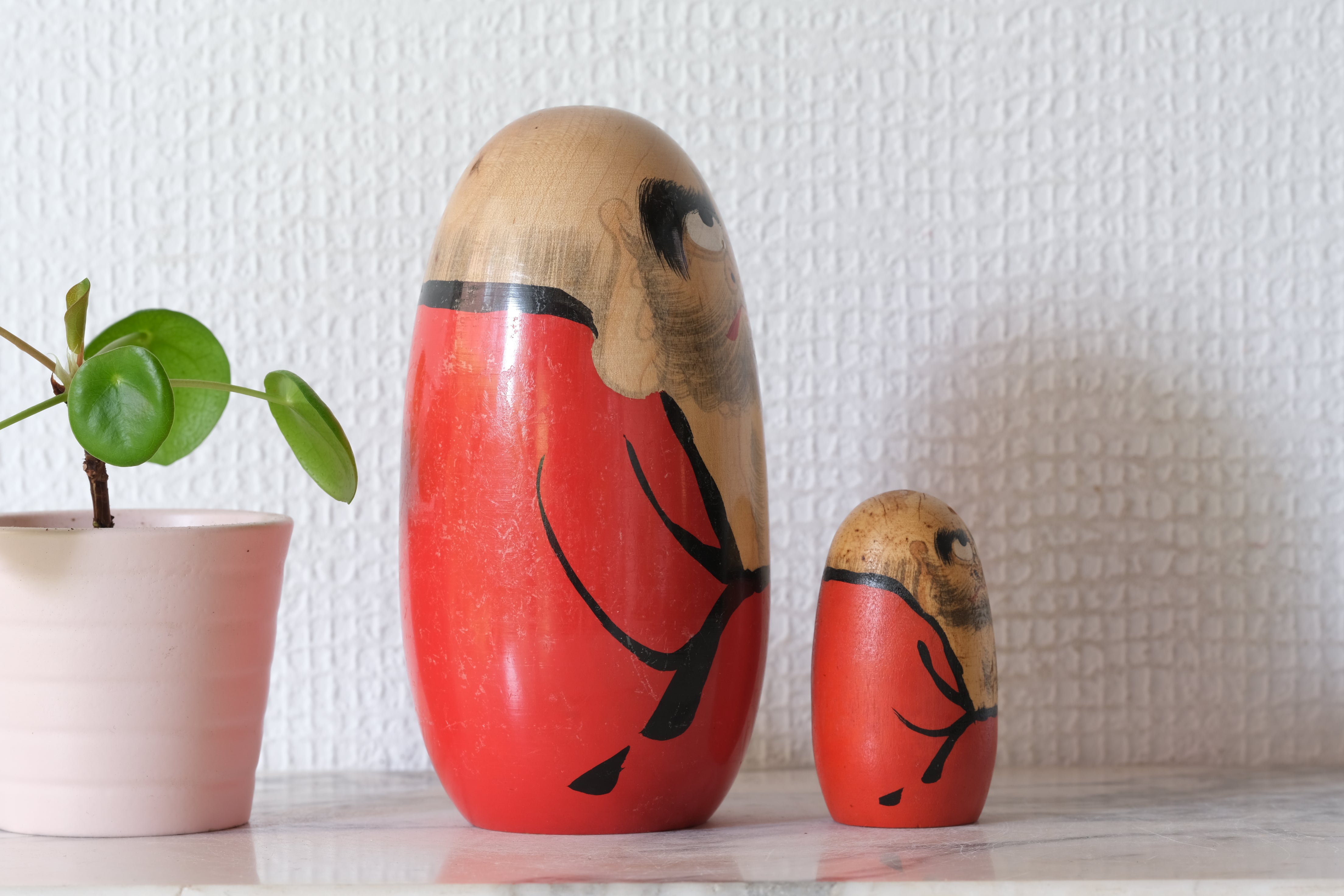 A Pair of Rare Vintage Daruma by Shozan Shido (1932-1995) | 6,5 cm and 13,5 cm