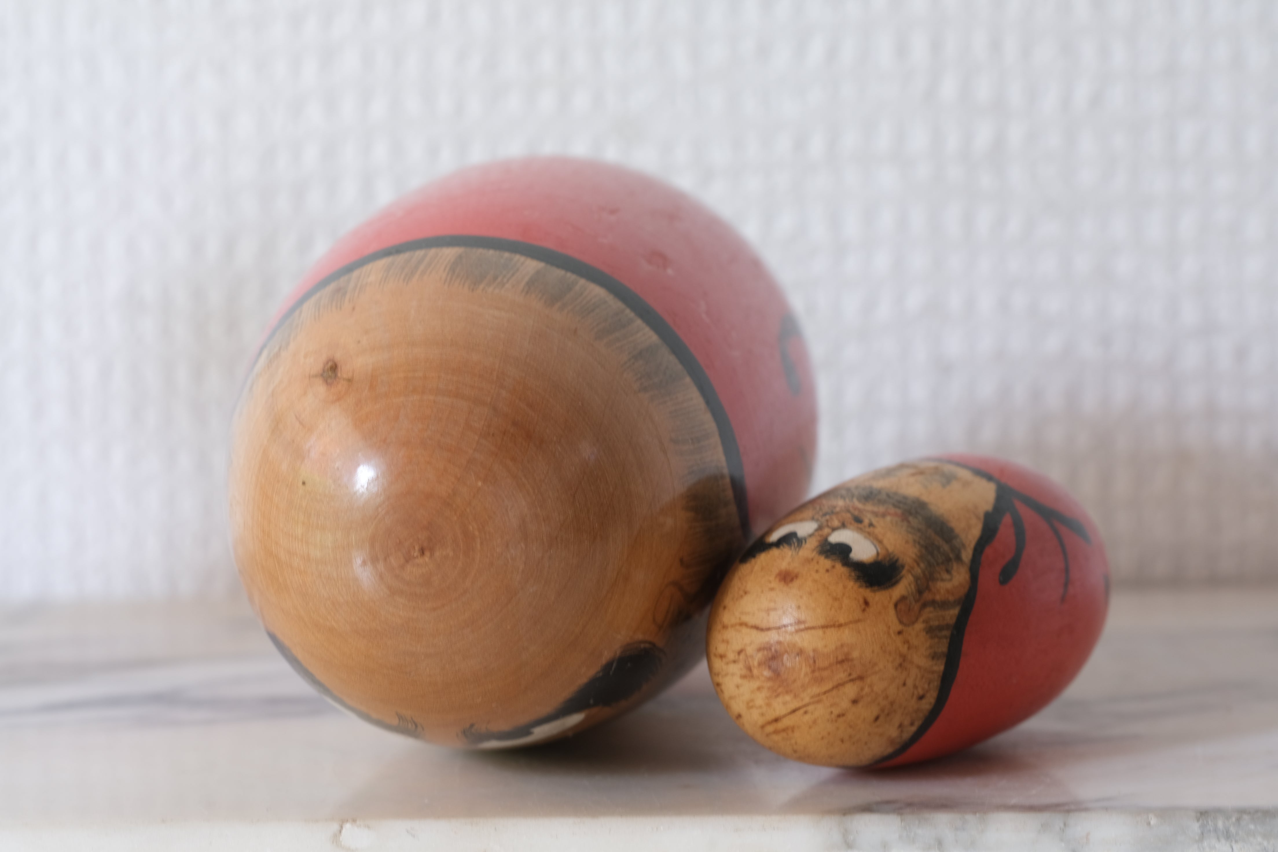 A Pair of Rare Vintage Daruma by Shozan Shido (1932-1995) | 6,5 cm and 13,5 cm