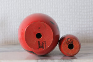 A Pair of Rare Vintage Daruma by Shozan Shido (1932-1995) | 6,5 cm and 13,5 cm