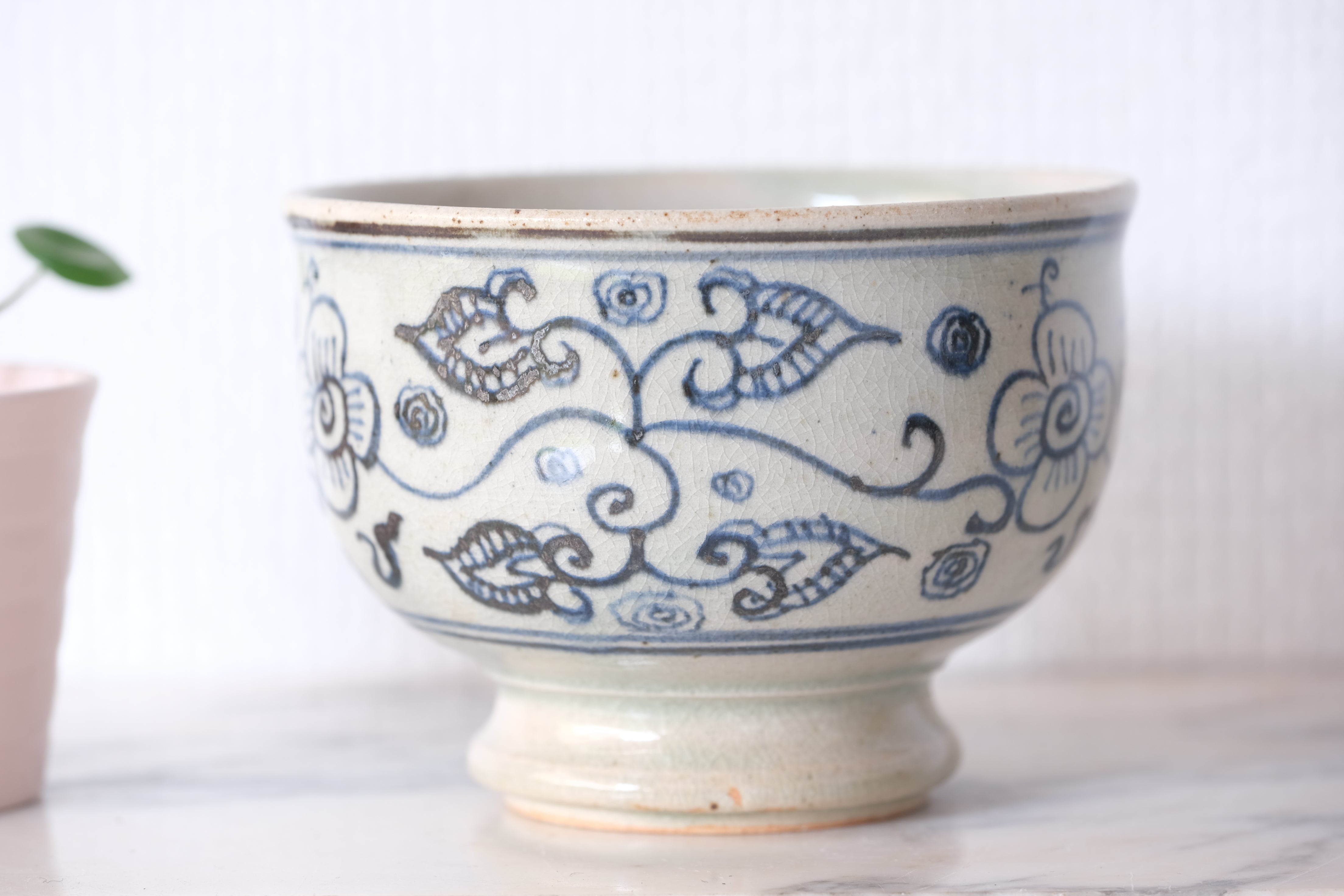 Japanese Ceramic Tea Bowl with Flowers | Chawan | 8,5 cm