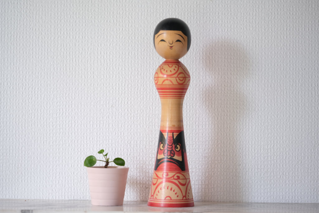 Vintage Tsugaro Kokeshi by Okuse Tetsunori 奥瀬鉄則 (1940-1992) with daruma | 29,5 cm