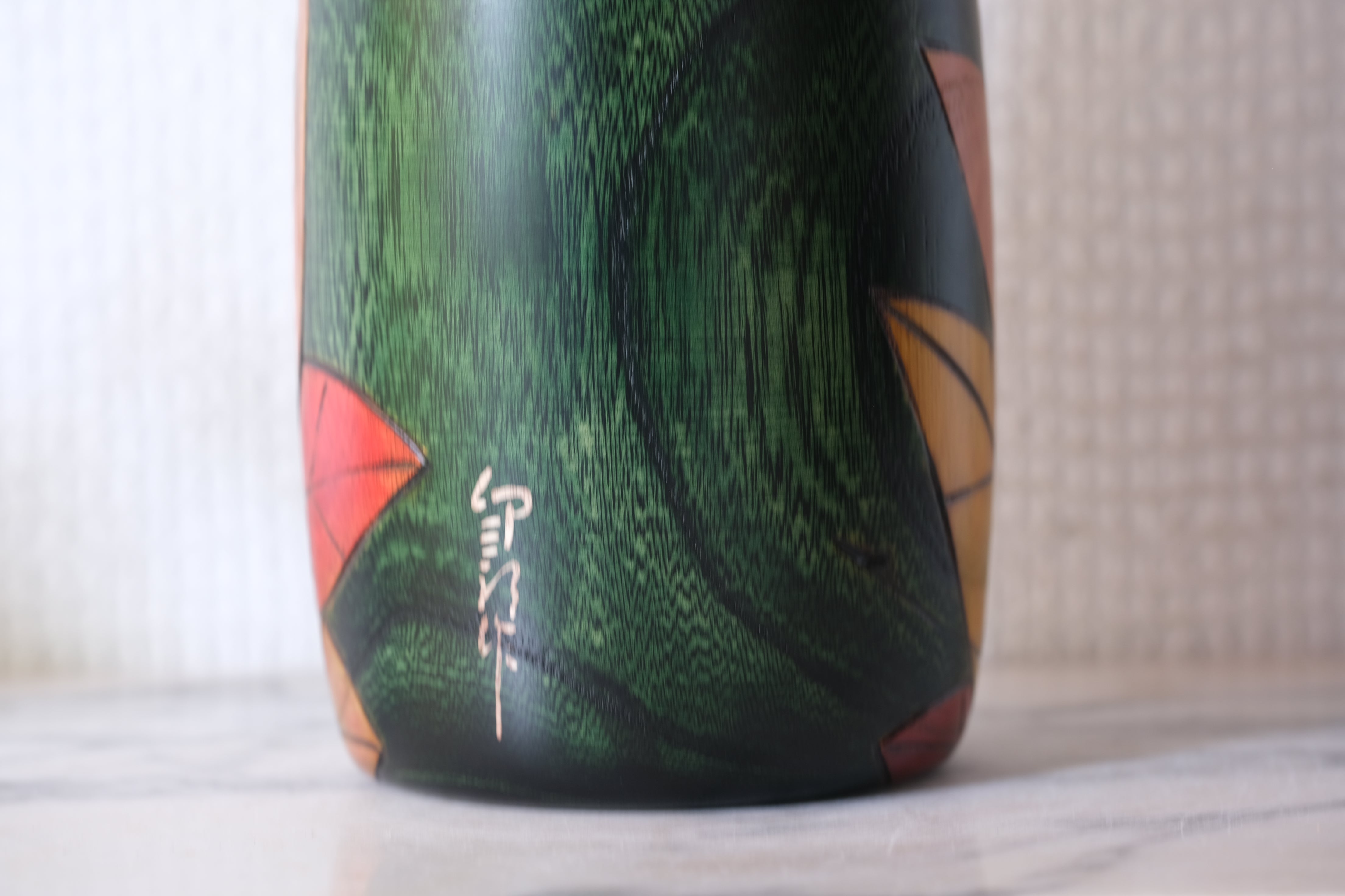 Vintage Kokeshi by Usaburo with Autumn Design | 26,5 cm