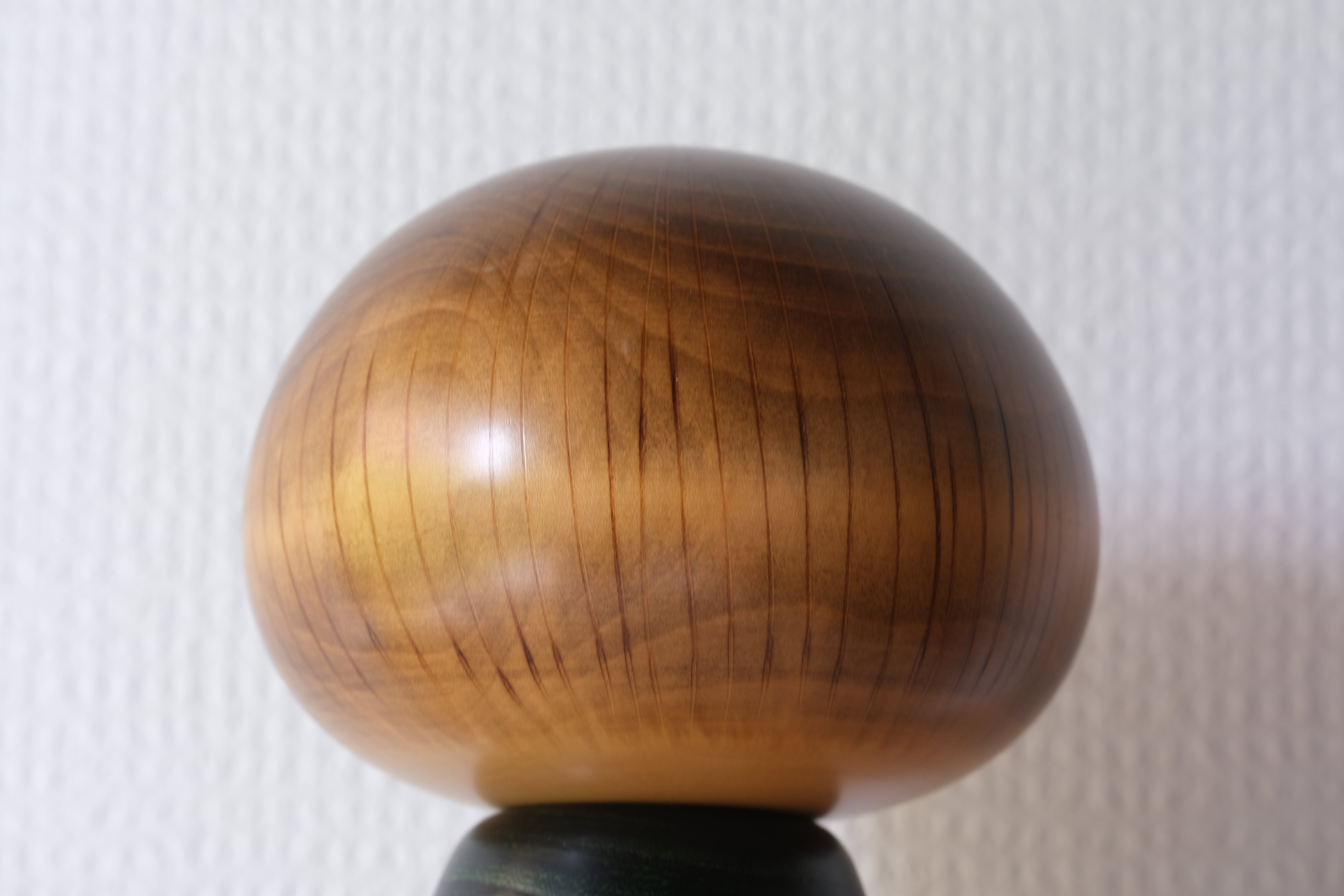 Vintage Kokeshi by Usaburo with Autumn Design | 26,5 cm