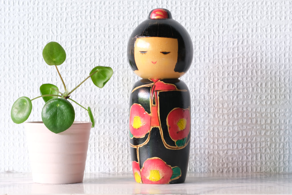 Cute Vintage Sosaku Kokeshi | 17 cm