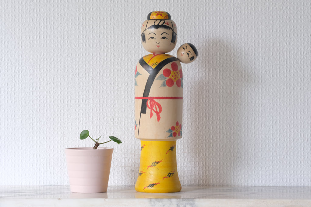 Rare Vintage Nanbu Kokeshi by Sasaki Kakuhei 佐々木覚平 (1933 - 2007) | Oshin - Babysitter | 24,5 cm
