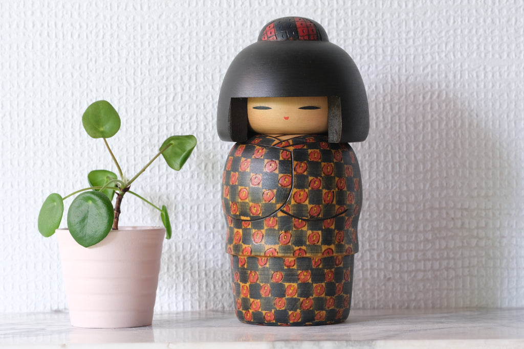 Rare Vintage Gumma Kokeshi by Fumio Tomidokoro 富所ふみを (1948-) | 18,5 cm