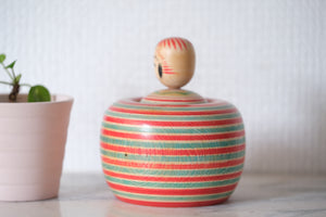 Vintage Ejiko Kokeshi from the Tougatta Strain | Body Can Rotate | 9,5 cm