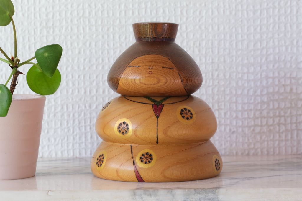 Exclusive Vintage Sosaku Kokeshi by Watanabe Yuji 渡辺雄二 (1951-) | Titled: 春 - Haru - Spring | 11,5 cm