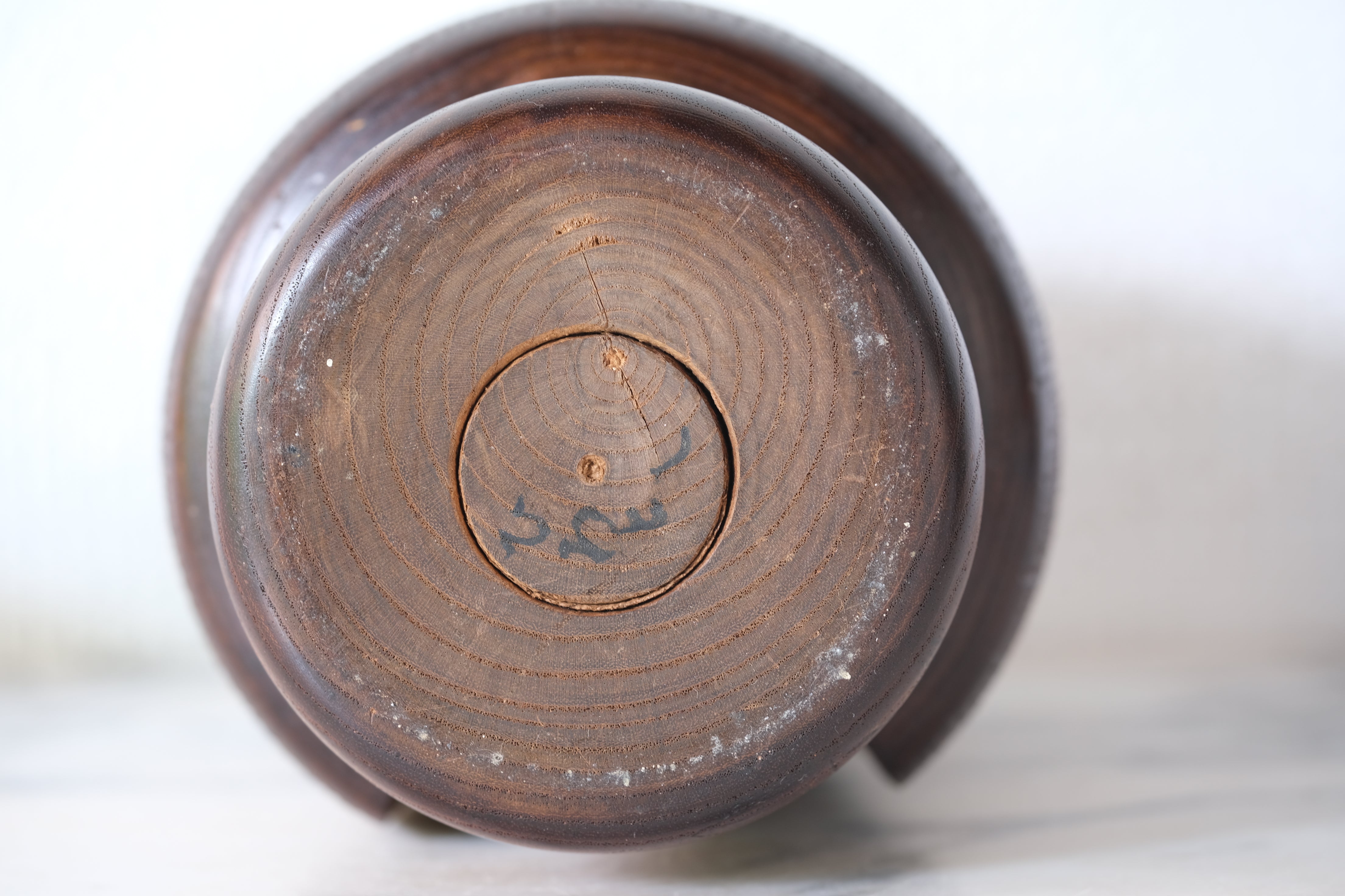 Exclusive Vintage Sosaku Kokeshi by Hideo Ishihara (1925-1999) | Titked: ひうとし - Hiutoshi - Elderly | 16 cm