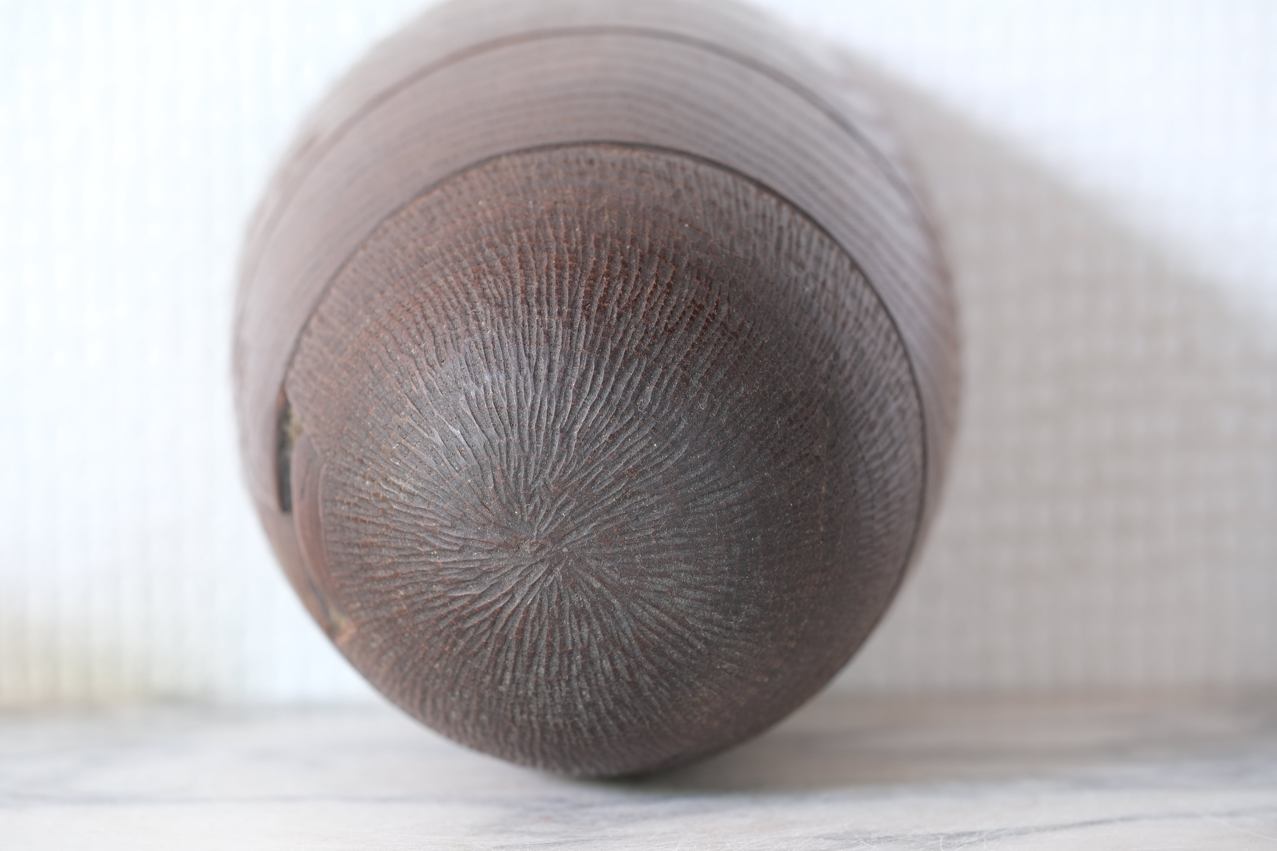 Exclusive Vintage Sosaku Kokeshi by Hideo Ishihara (1925-1999) | Titked: ひうとし - Hiutoshi - Elderly | 14 cm