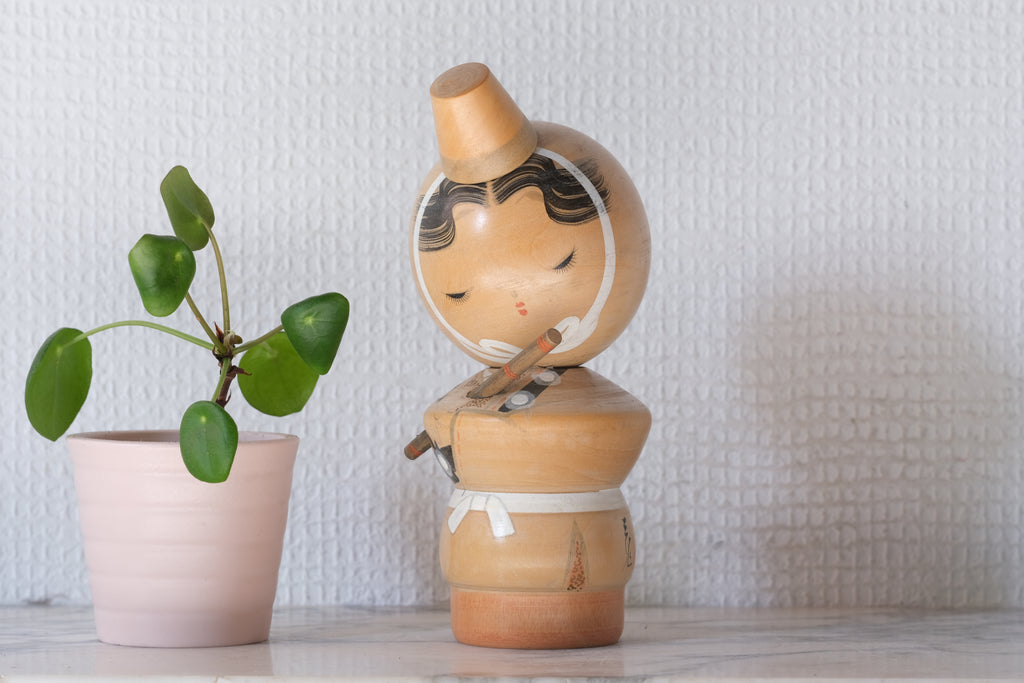 Rare Vintage Kokeshi by Sansaku Sekiguchi (1925-2018) | 'Flutist' | 16,5 cm