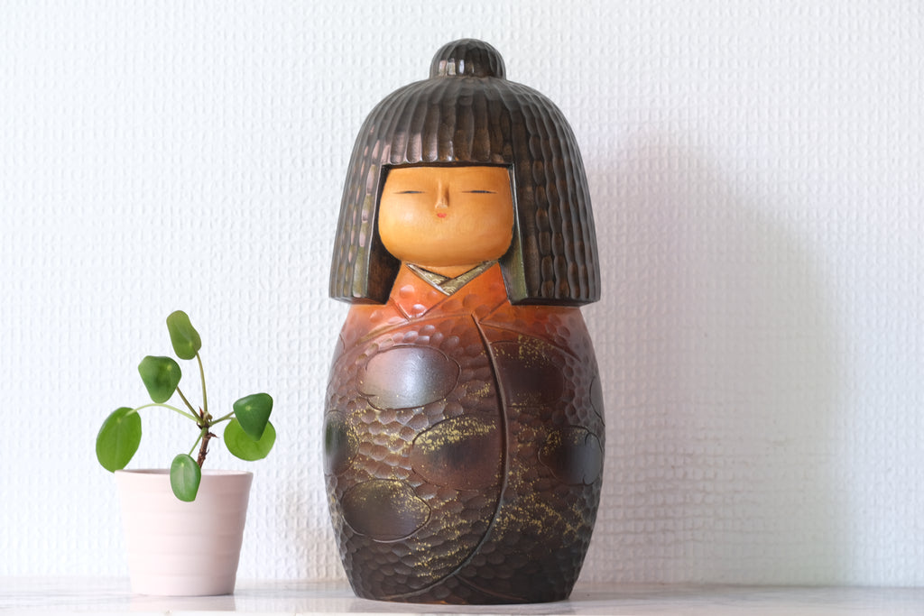 Exclusive Vintage Sosaku Kokeshi by Aoki Ryoka 青木蓼華 (1931-) | Titled: 茜雲 - Akanegumo - Madder-Red Clouds | 27 cm