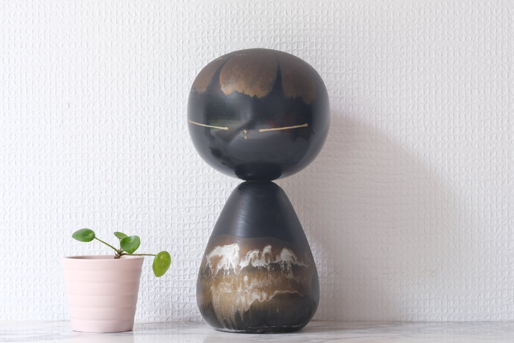 Rare Vintage Sosaku Kokeshi by Hideo Ishihara (1925-1999) | Titled: 'Kuro Douji - Black Boy' | 21,5 cm