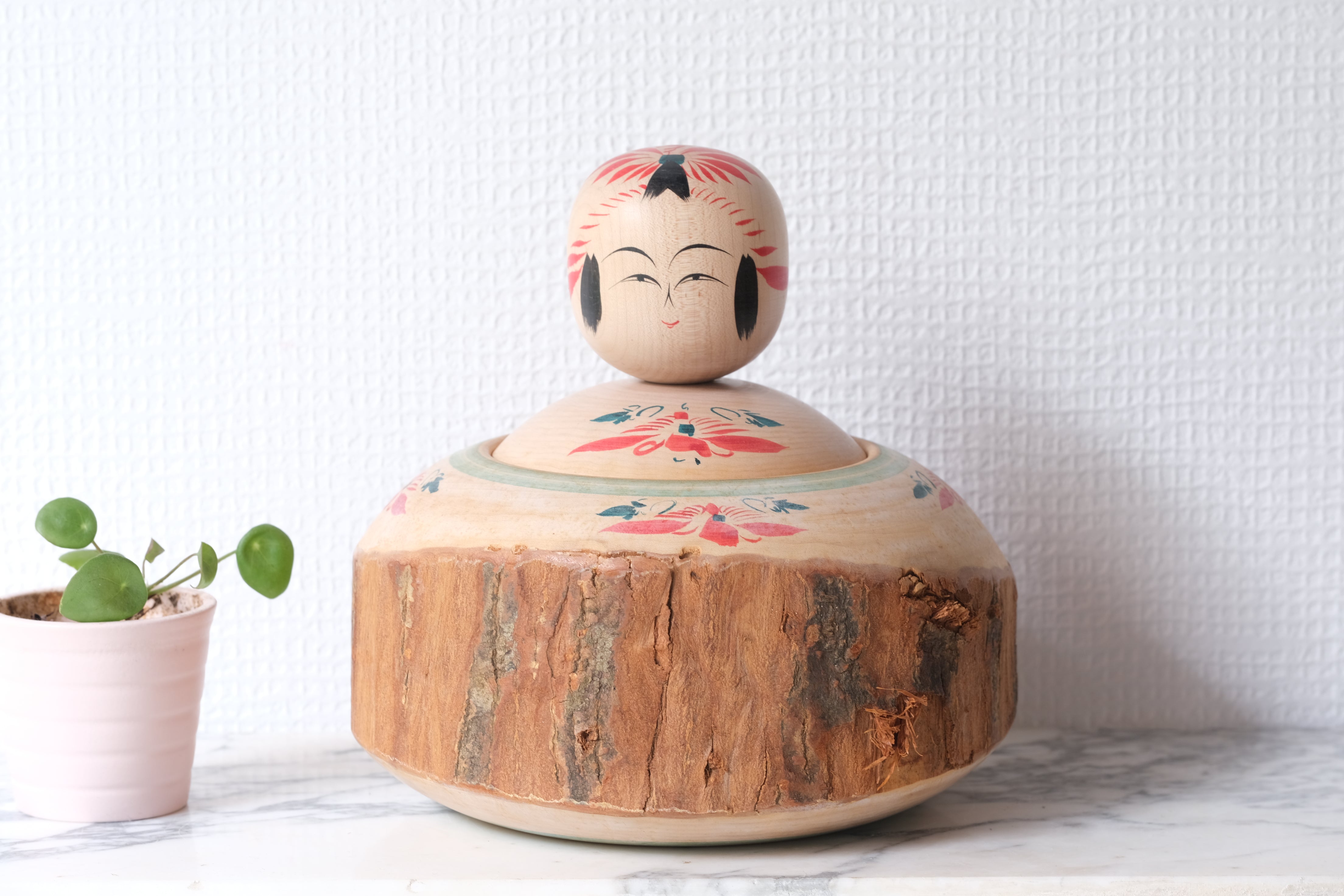 Large Vintage Ejiko Kokeshi From The Tougatta Strain by Sato Masahiro (1938-) | Container | 18 cm