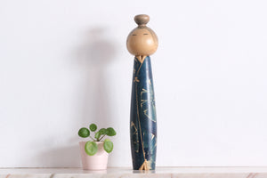 Exclusive Vintage Creative Kokeshi By Issetsu Kuribayashi (1924-2011) | Titled: 'Kiku - Chrysanthemum' | 32,5 cm