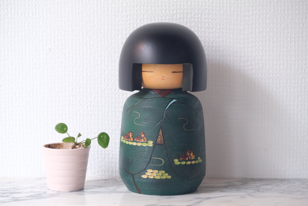 Rare and Chunky Gumma Kokeshi by Masae Fujikawa 藤川正衛 (1942-2015) | 22 cm