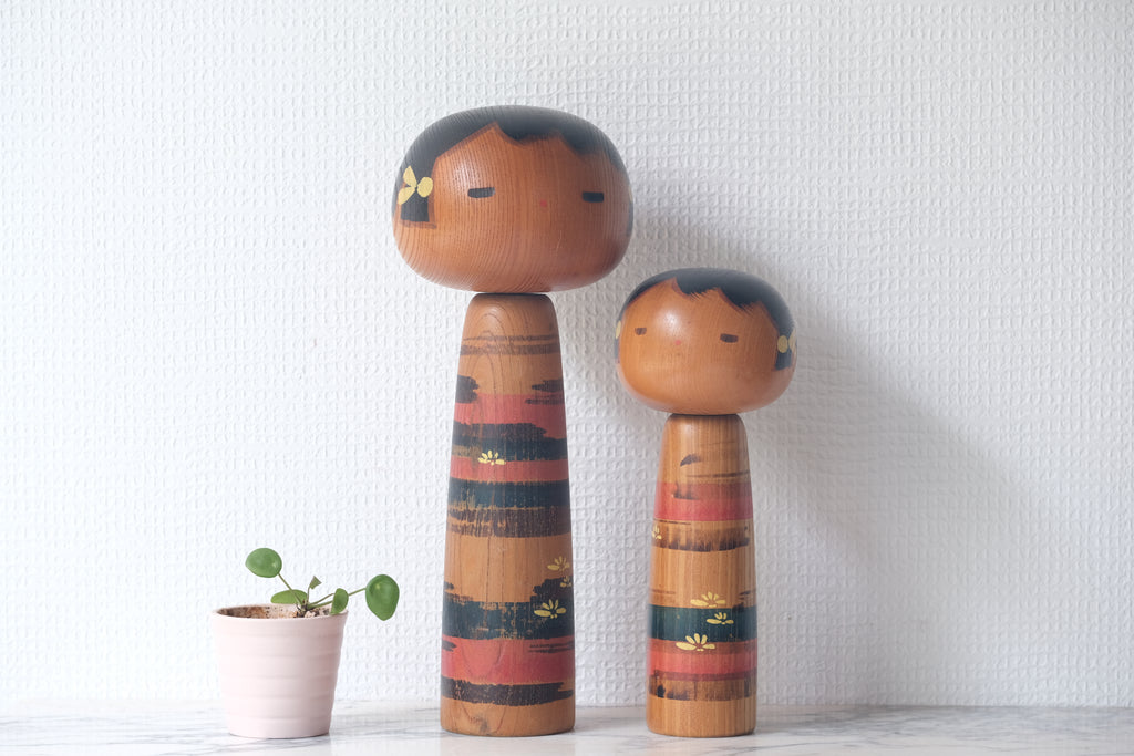 Exclusive Mother and Child Vintage Kokeshi By Sanpei Yamanaka (1926 - 2012) | 22,5 cm and 30 cm