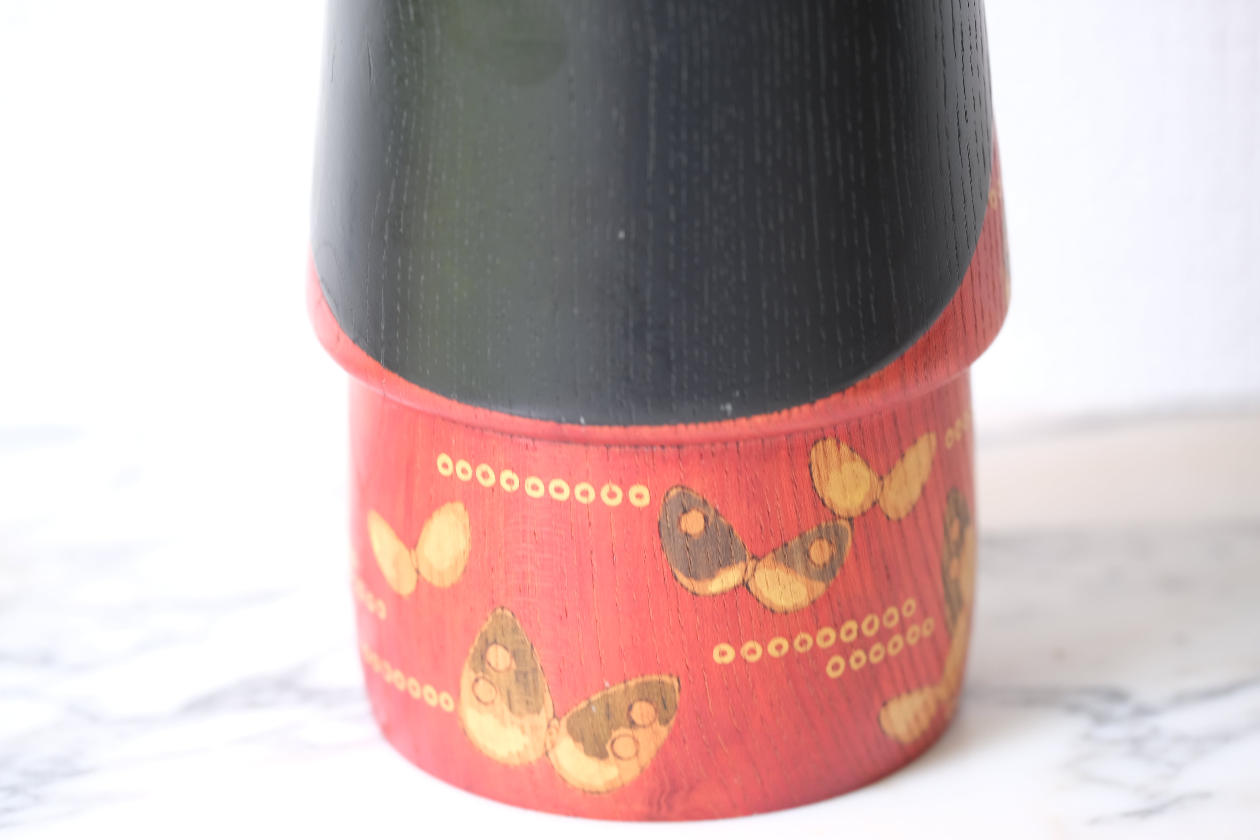 Exclusive Vintage Sosaku Kokeshi by Watanabe Yuji (1951-) | 20,5 cm