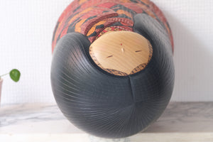 Exclusive Vintage Kokeshi By Iguchi Satoru 井口 悟 (1948-) | Titled: 'Spring Day - 春の日 - Shunjitsu' | 28,5 cm