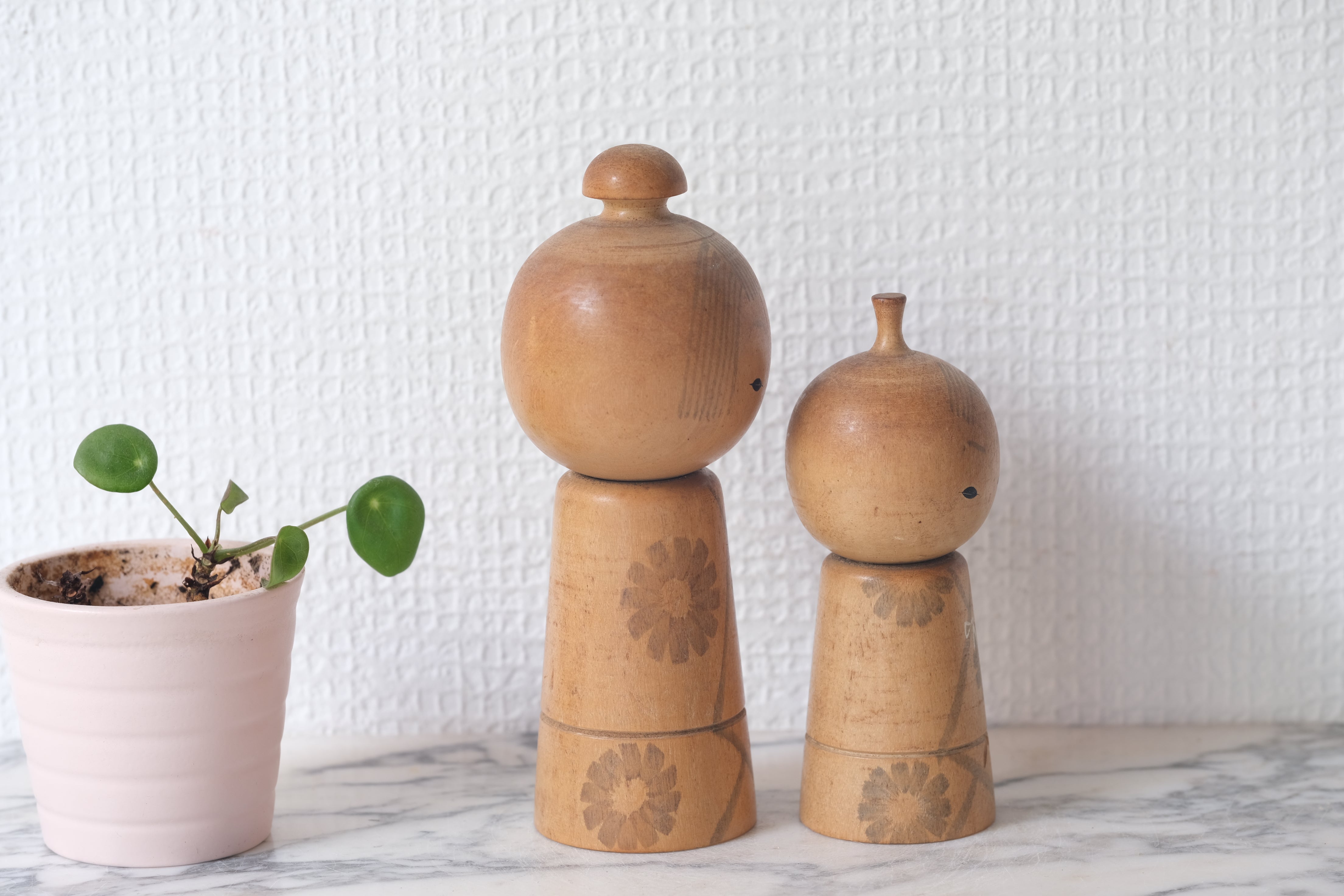 Set of Two Vintage Creative Kokeshi by Issetsu Kuribayashi (1924-2011) | Mother and Child | 11,5 cm and 15 cm