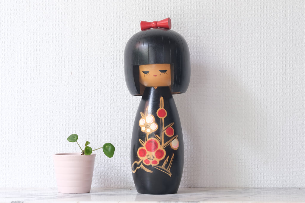 Large Cute Vintage Gumma Kokeshi by Uchida Shinichiro | 26 cm