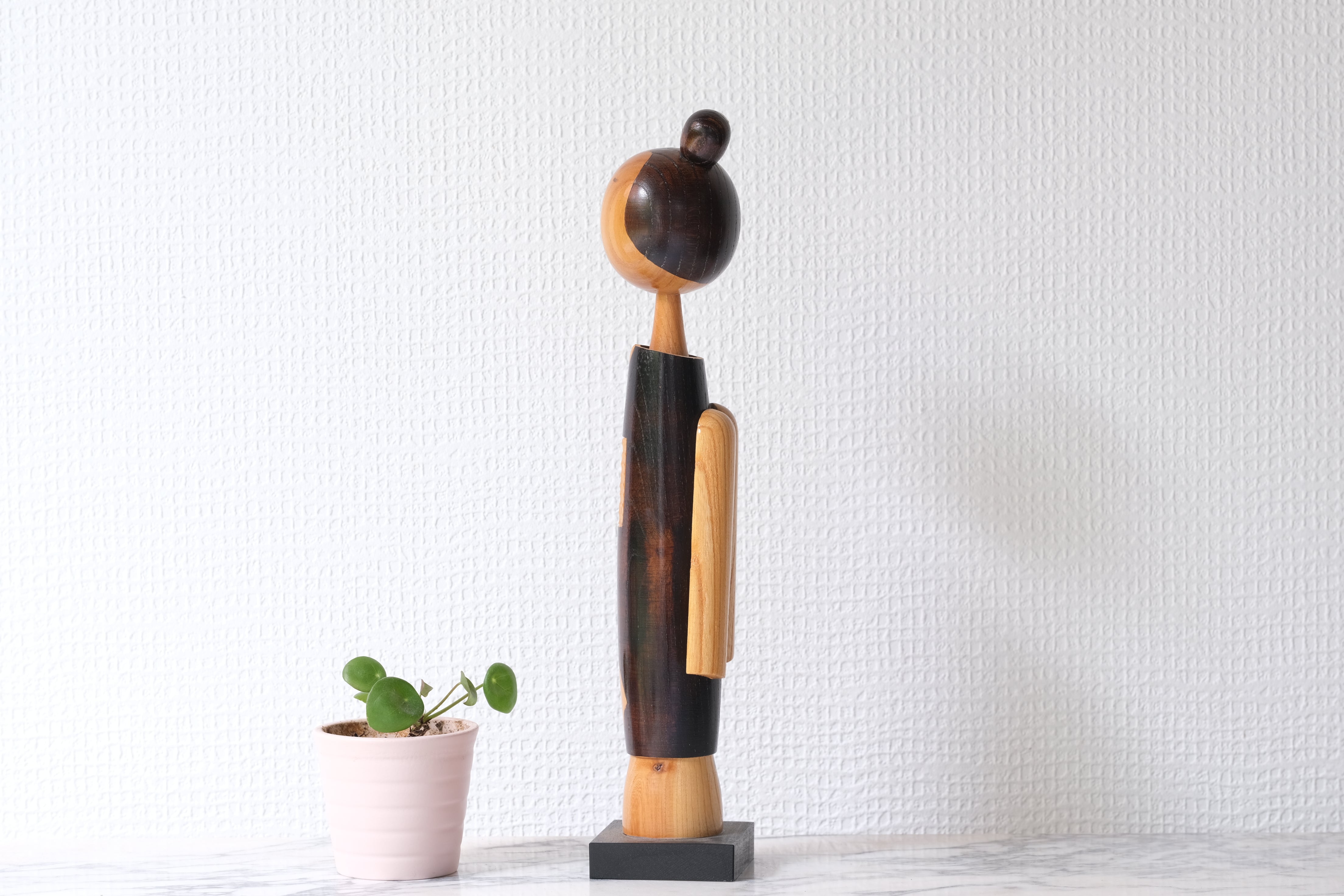 Exclusive Elegant Vintage Creative Kokeshi by Takanashi Hanpuushi | 30,5 cm