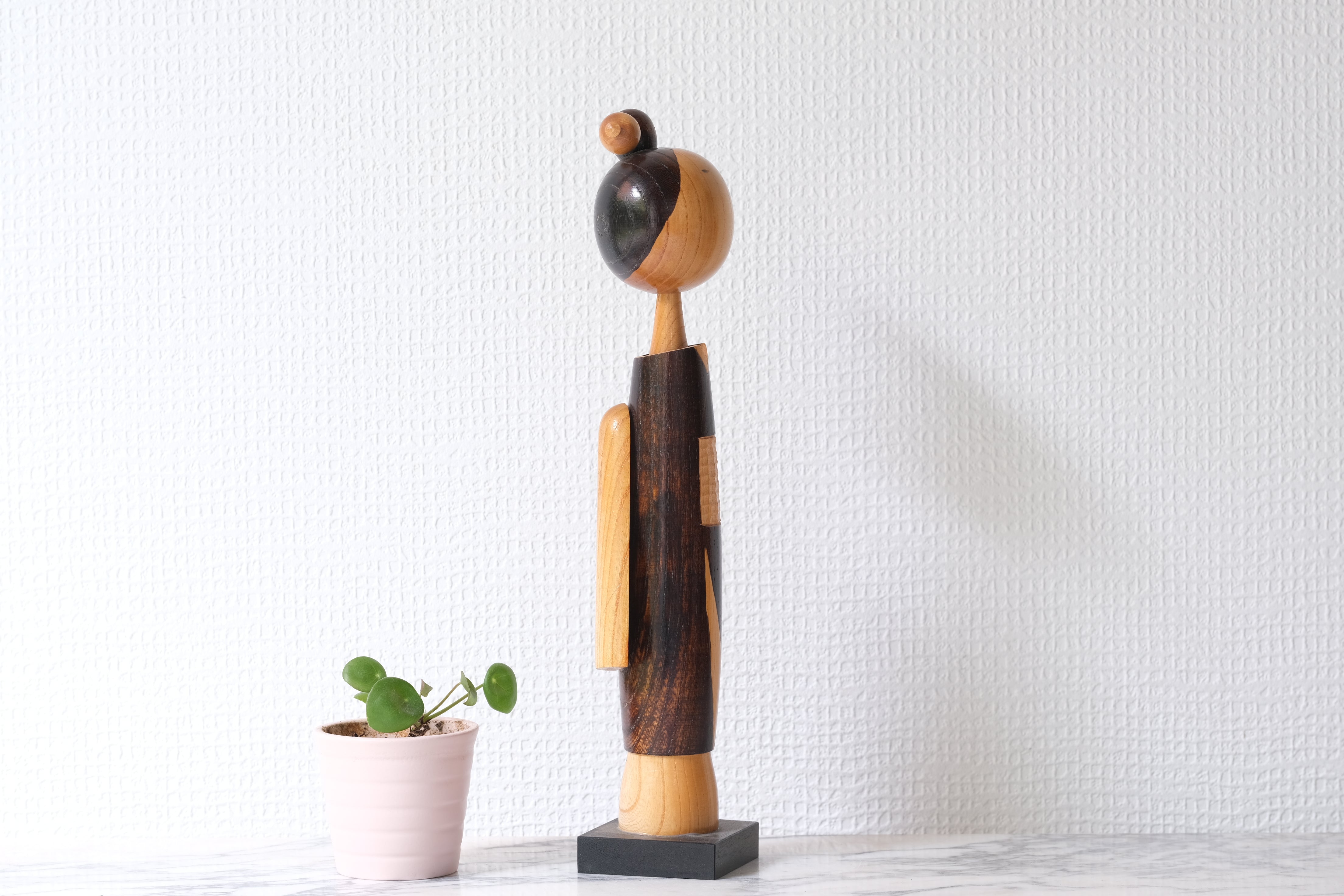 Exclusive Elegant Vintage Creative Kokeshi by Takanashi Hanpuushi | 30,5 cm