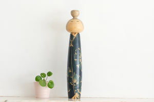 Exclusive Vintage Creative Kokeshi By Issetsu Kuribayashi (1924-2011) | Titled: 'Kiku - Chrysanthemum' | 32,5 cm