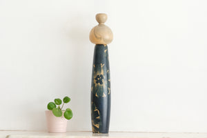 Exclusive Vintage Creative Kokeshi By Issetsu Kuribayashi (1924-2011) | Titled: 'Kiku - Chrysanthemum' | 32,5 cm