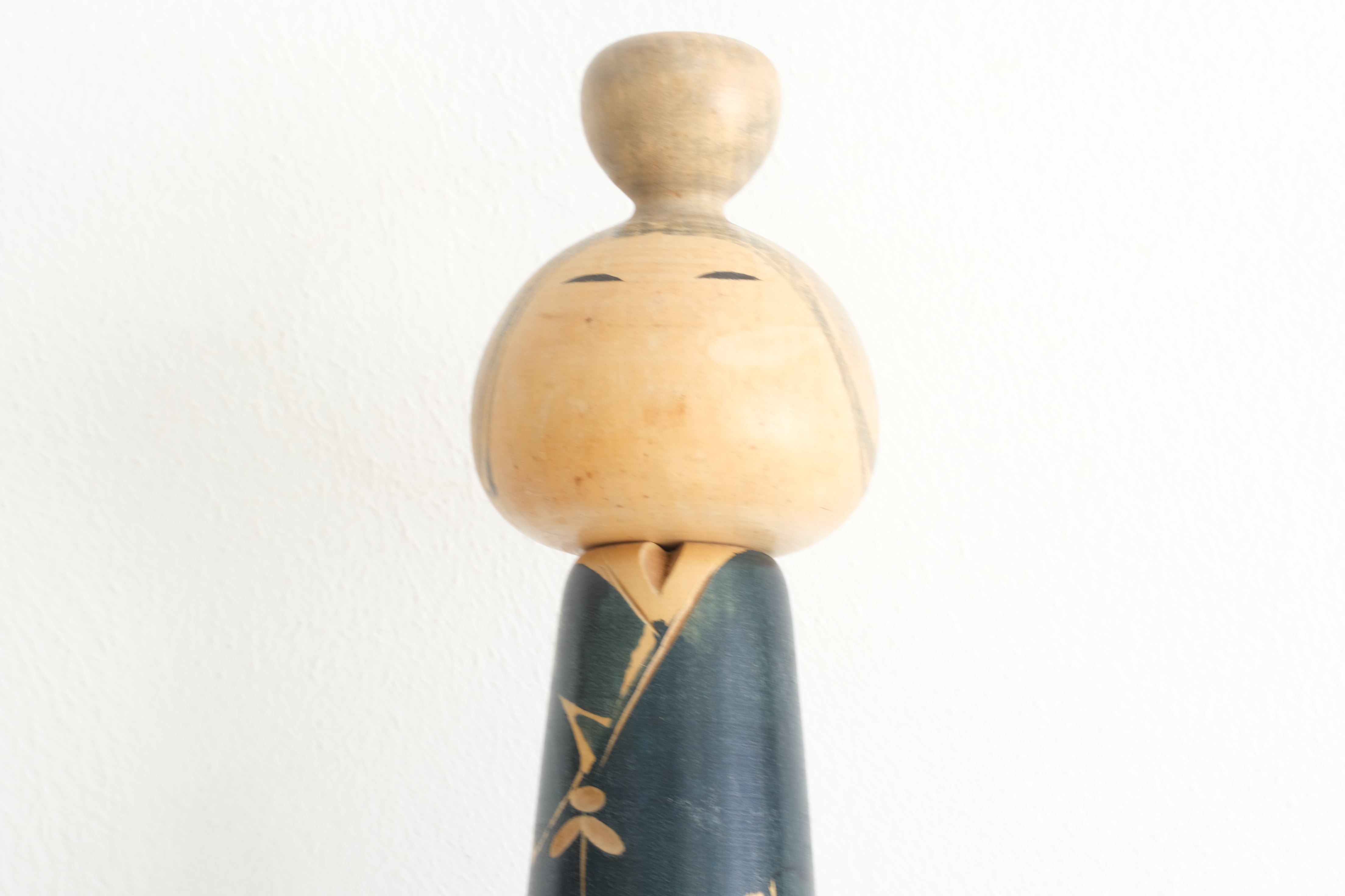 Exclusive Vintage Creative Kokeshi By Issetsu Kuribayashi (1924-2011) | Titled: 'Kiku - Chrysanthemum' | 32,5 cm