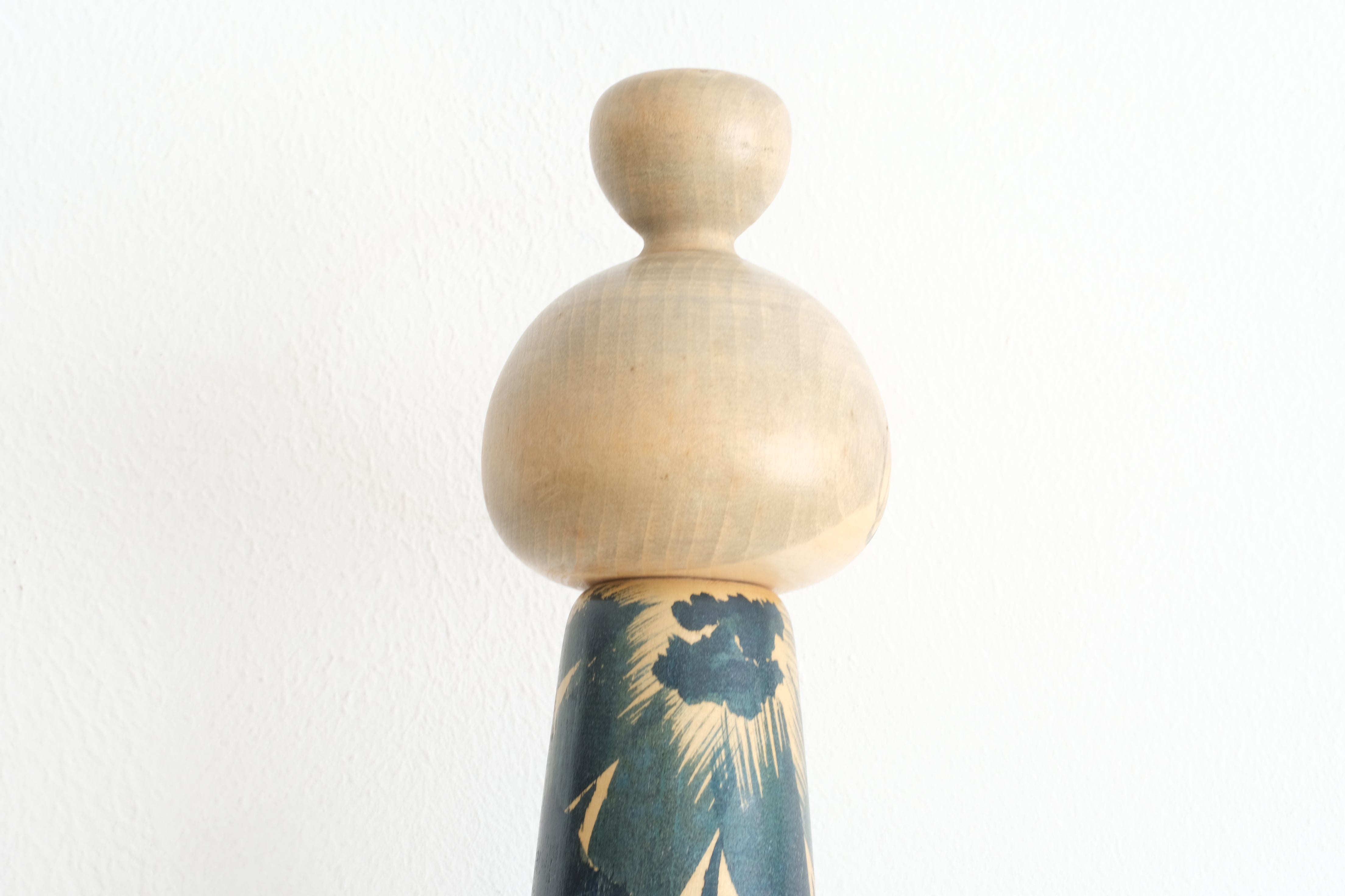 Exclusive Vintage Creative Kokeshi By Issetsu Kuribayashi (1924-2011) | Titled: 'Kiku - Chrysanthemum' | 32,5 cm