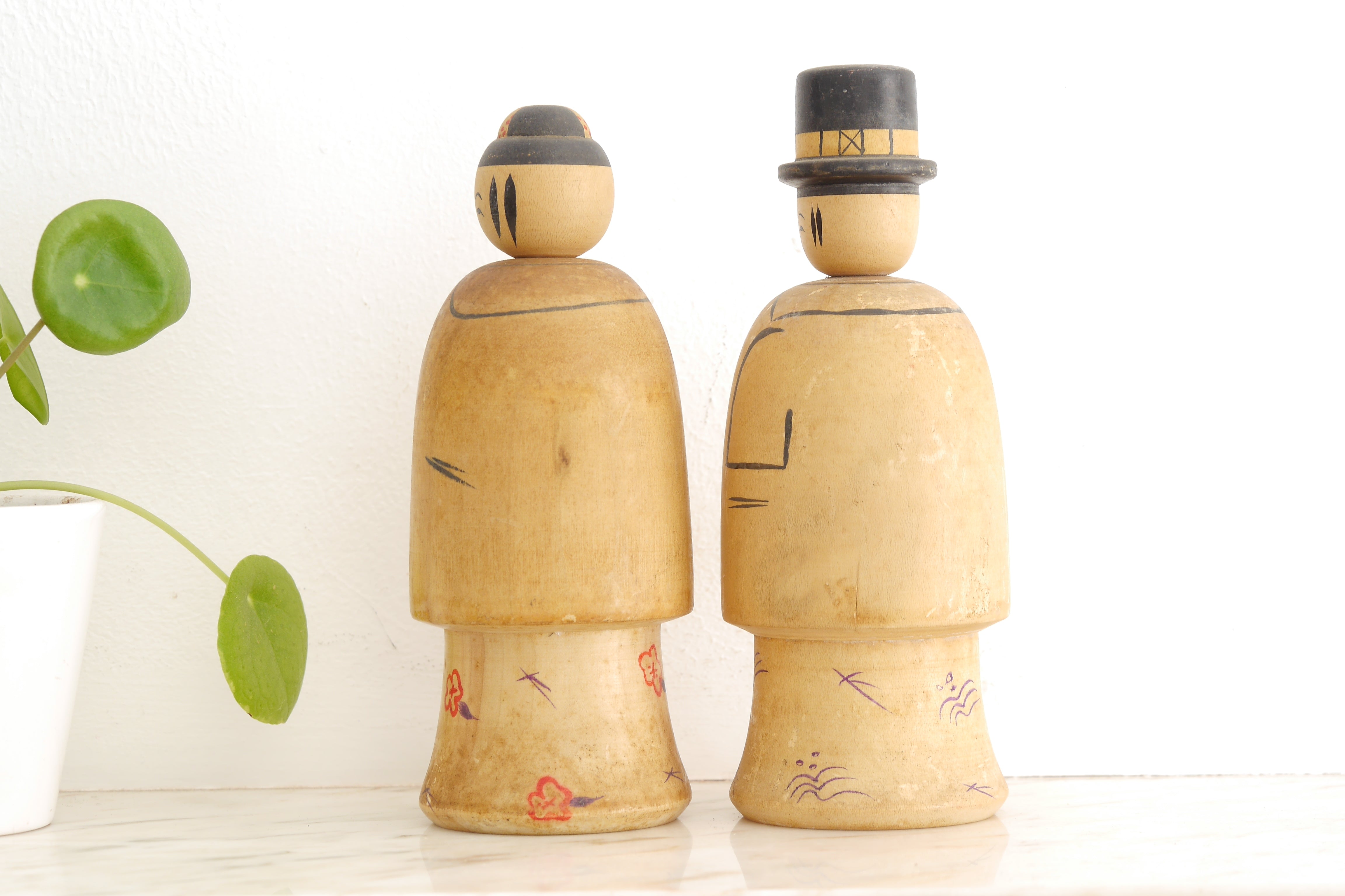 Exclusive Couple Vintage Nanbu Kokeshi by Sasaki Kakuhei 佐々木覚平 (1933 - 2007) | 19 cm and 20 cm