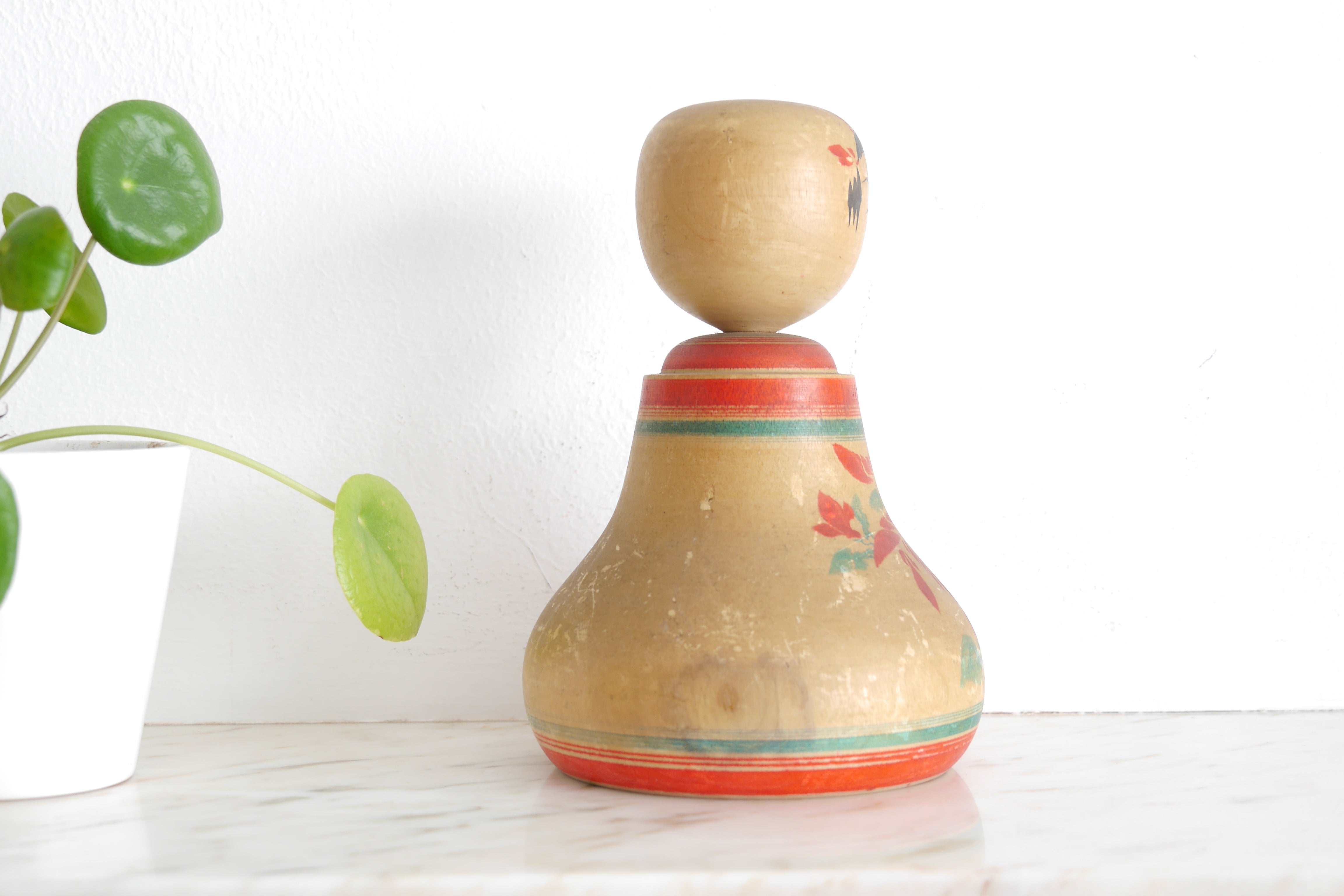 Vintage Nemariko Kokeshi | Dated 1970