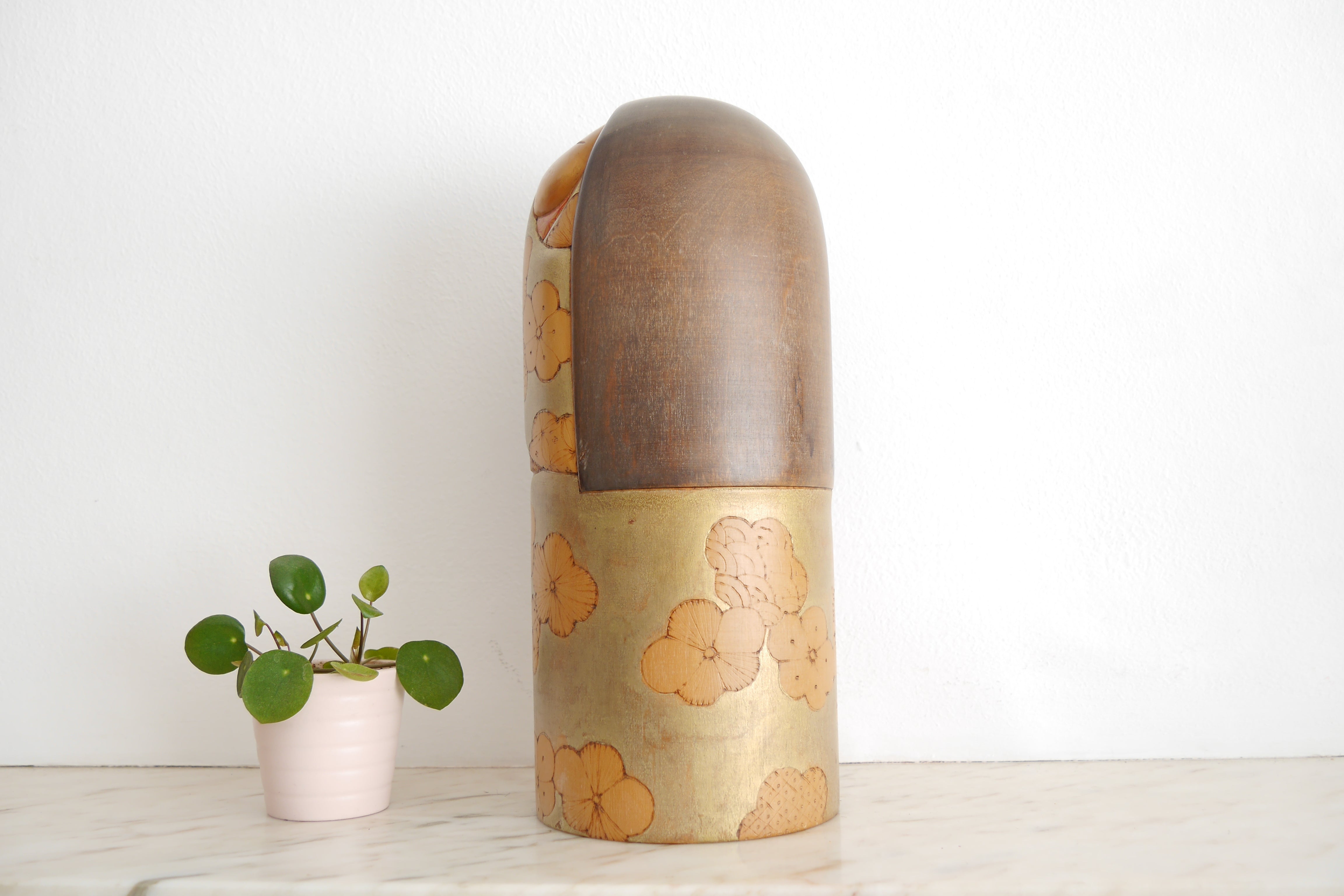 Exclusive Vintage Sosaku Kokeshi By Kato Tatsuo (1940-) | Titled: 'Umenokaori - Plum Fragrance' | Dated: 1986 | 29 cm