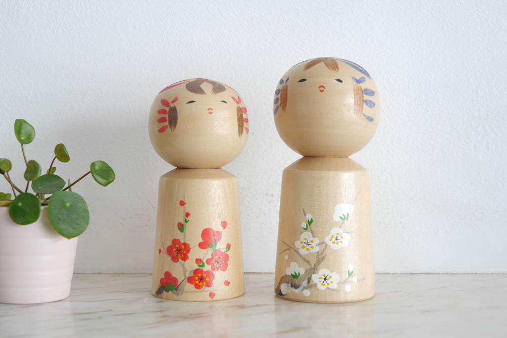 Pair of Vintage Creative Kokeshi By Takahashi Tatsuro | 13,5 cm and 15 cm
