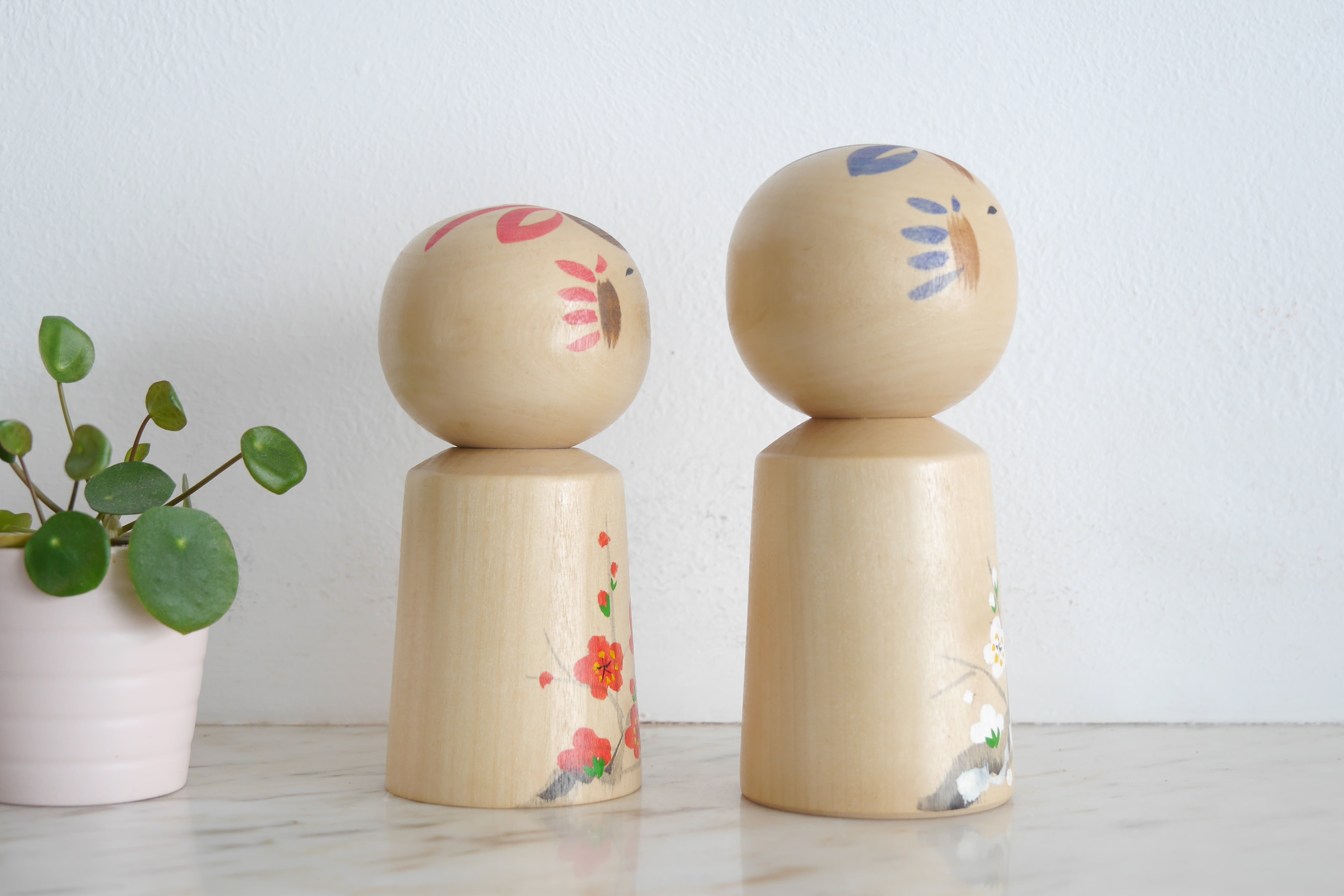 Pair of Vintage Creative Kokeshi By Takahashi Tatsuro | 13,5 cm and 15 cm